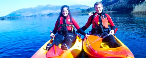 couple-kayaking-derwentwater-1200x480